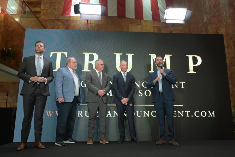 trump-organization-gets-into-the-mobile-phone-business